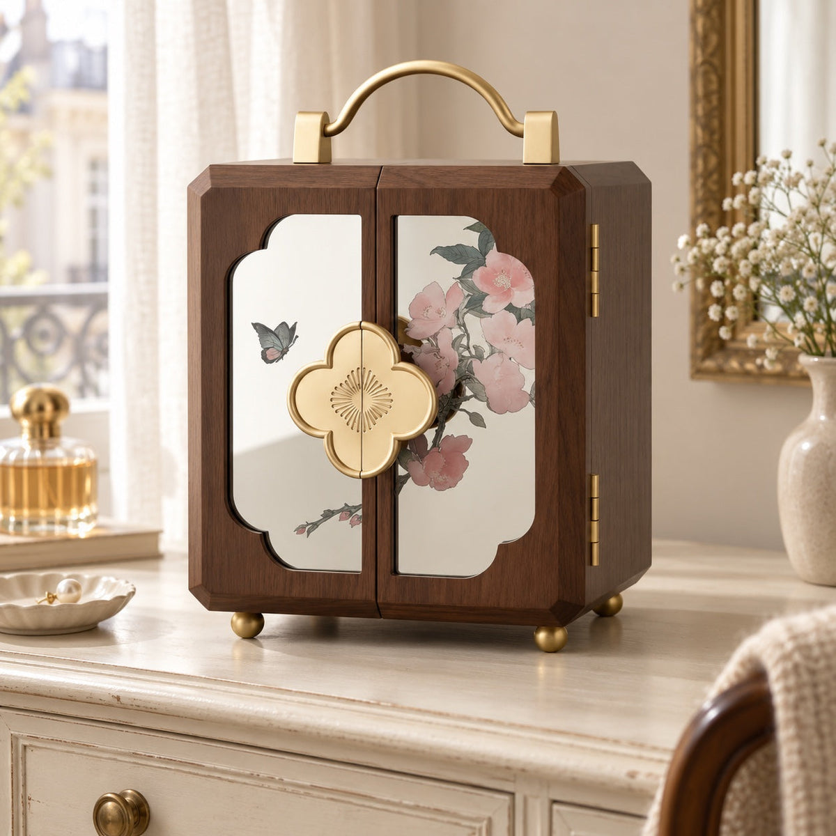 Boîte à bijoux en bois, style cabinet, en situation